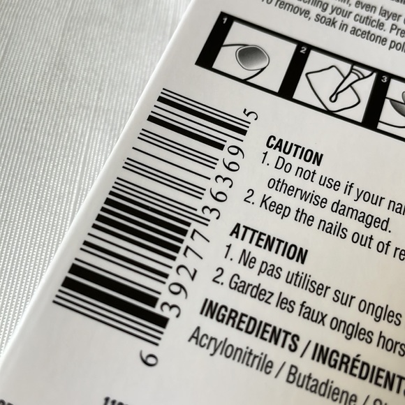 NWT Sassy + Chic blue and fun design Artificial Press On Nails 12 pc set - Picture 8 of 8